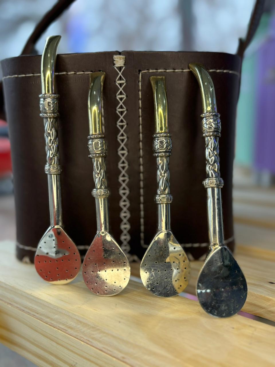 Bombillon de Alpaca Pico loro